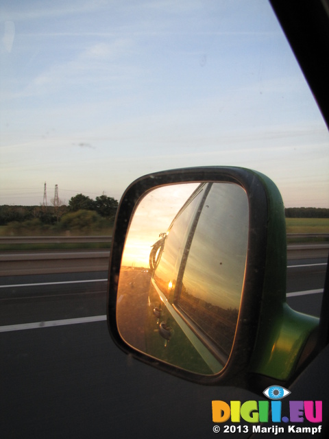 SX27126 Sunset in campervan mirror